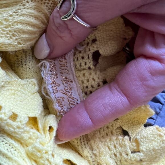 Vtg 60s pointelle scallop ruffle cardigan sweater small butter yellow - Picture 8 of 11